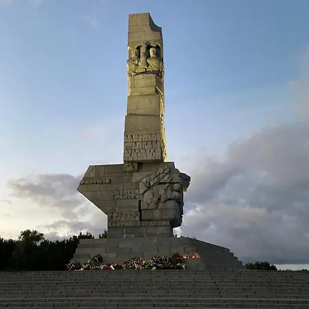 Ann 16 Pietro Z Widokiem Na Morze Lägenhet