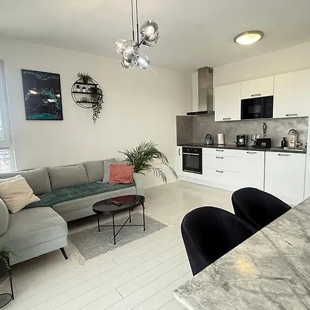 Ann 16 Pietro Z Widokiem Na Morze